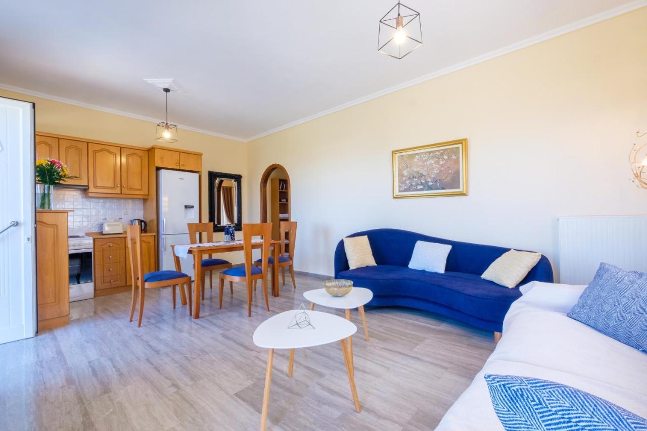 Almyros Aktis Mountain And Sea Apartment Каламата Екстериор снимка